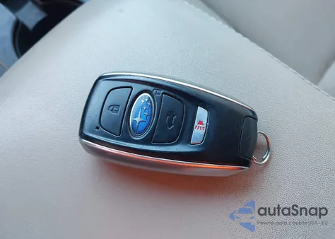 2016 Subaru Outback 3.6R Limited из США, поврежденный, VIN 4S4BSENC0G3220214